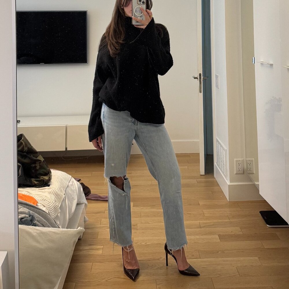 ZARA High-Waisted Straight Jeans – Light Wash Distressed (Size 26)